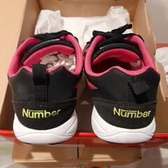 スニーカー24cmの画像