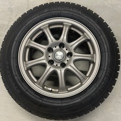 最終　215/60R16 クラウン等に　ヨコハマタイヤ　アイスガード