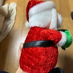 歌って動くサンタさんの画像