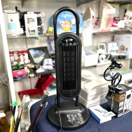 セラミックヒーター/高さ調節、リモコン付き！