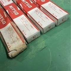 アーク溶接棒　未使用品3箱と余り品　　日極溶接棒　 NIT50 φ4.0x 450ミリ　日本電極工業株式会社の画像