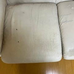 【取引済】３人掛けソファー&空気清浄機の画像