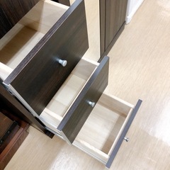 美品◆ミラー付きクローゼット◆（約）幅100×奥行60×高さ190ｃｍ◆インテリア井上【こちらは店舗です。浜村鹿野温泉ICから3分 買取本舗 宮本リサイクル 営業時間9～19時 定休日水曜のみ←連絡できませんm(_ _)m】の画像