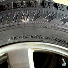 スタッドレスタイヤ175/60R15アルミホイールセットの画像