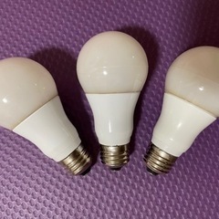 東芝 TOSHIBA LDA9N-G-2P [LED電球 E26口金 昼白色相当 810lm  1個1,000円　3個ありますの画像