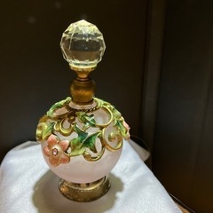古い香水入れ