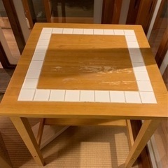 可愛いテーブル （もらってください）