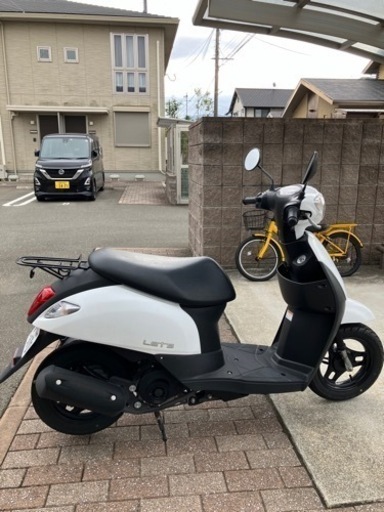 スズキ　レッツ　現行モデル　４サイクル　CA4AA　白