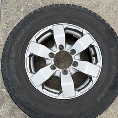 ハイエースに使用　ホイール(タイヤ付きおまけ)スタッドレスの画像