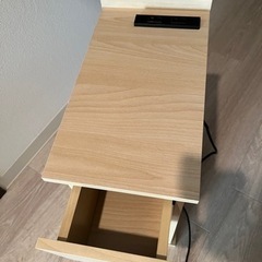 サイドテーブルの画像