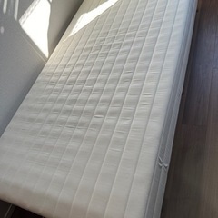 ナフコ　足つきマットレスベッド　オススメです❤️シングル