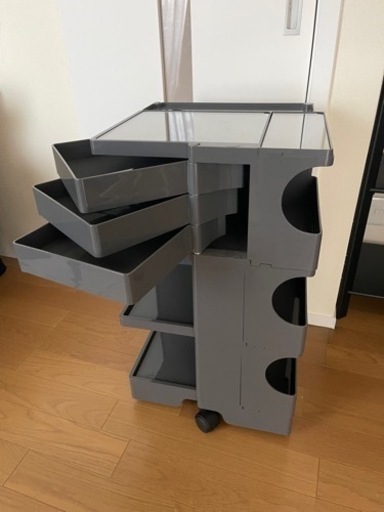 ボビーワゴン　3段3トレイ　トルネードグレー　美品