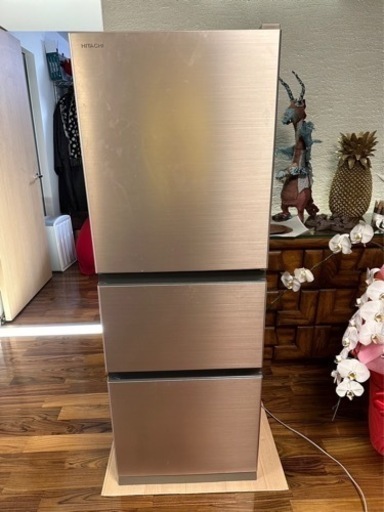 新品に近い冷蔵庫。直接お引き取りにきていただける方。