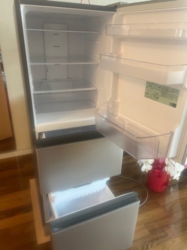 新品に近い冷蔵庫。直接お引き取りにきていただける方。