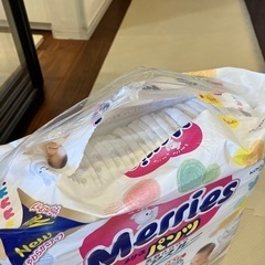 Sサイズ　パンツタイプ　オムツ（メリーズ・Merries）の画像