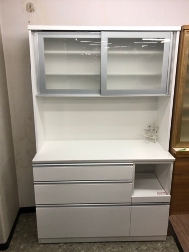 ホワイト食器棚