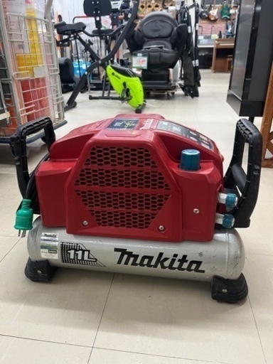 ★666　makita　エアーコンプレッサー11L　AC462XL　【リサイクルマート鹿児島宇宿店】
