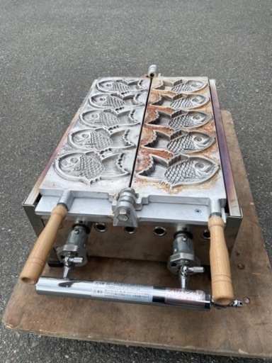 ■中古品 たい焼き機 5匹 LPガス 1匹のサイズ：135ｍｍ 2回ぐらいしか焼いてません。 動作問題なし たい焼き器■