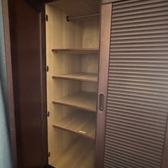 引っ越しに伴い家具整理中ですの画像