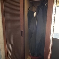 引っ越しに伴い家具整理中ですの画像
