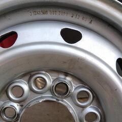 スタッドレスタイヤ 145R12 8PR　ジャンク扱いでお願いいたしますの画像