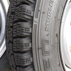 スタッドレスタイヤ 145R12 8PR　ジャンク扱いでお願いいたしますの画像