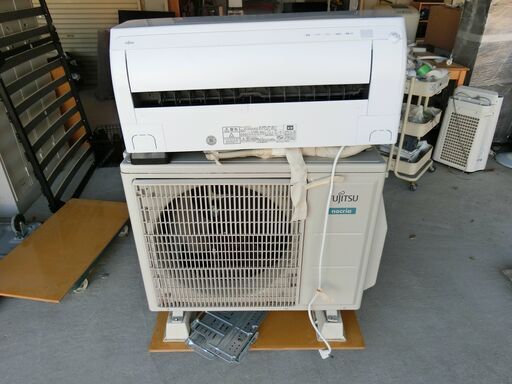 【2022年製】 富士通 エアコン 18畳用 フィルター自動お掃除機 スマホでエアコン遠隔操作 AS-D561LKS