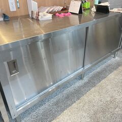 ステンレス製作業台（戸棚・扉付き）Ｗ2000*Ｄ750*Ｈ800　美品　2台あり