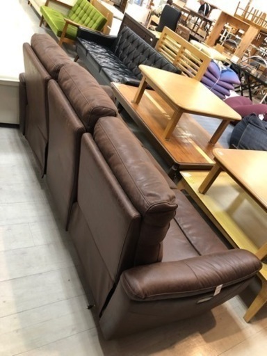取りに来れる方限定！ＲＥＬＡＸ ＦＯＲＭ(リラックスフォーム)の電動リクライニングソファです！