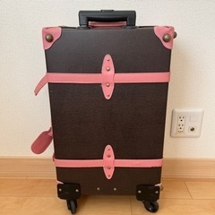 キャリーケース アンティーク風の画像