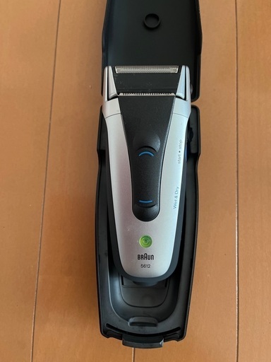 お値下げしました★未使用品。動作確認済み ★ドイツ製Braun充電式シェーバー（ブラウンFlex XP 5612）