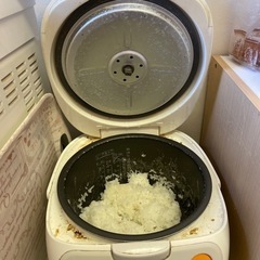 炊飯器　5.5合炊きの画像