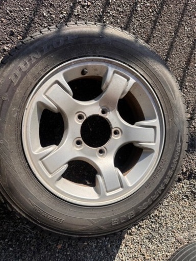 値下げしました！ジムニー　スタッドレスタイヤ　４本