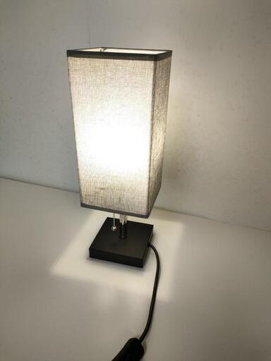 【美品】LED モダンなグレーのベッドサイドランプ　プルスイッチ付き