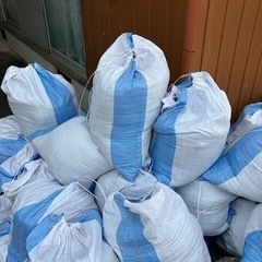 土嚢袋　コンクリートガラ入り　多数