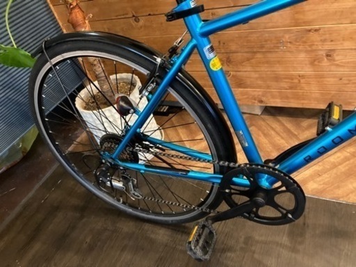 【新春SALE！泥除け付きLEDオートライト】6段変速　700×28cクロスバイク　スカイブルー