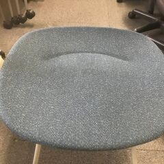【中古品】★☆20年製 イトーキ vertebra03(バーテブラ03) チェア KG-845CD-L4B4 肘付 4本脚 スチール脚 1脚☆★ の画像