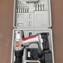 （決定）電動ドライバー　充電式　中古　交換ビット付　動作品の画像