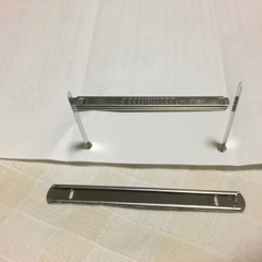 書類閉じ金具