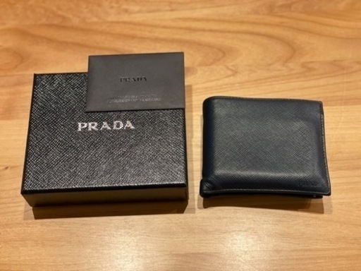 PRADA 折り財布