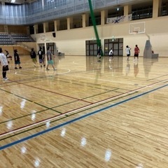 12/28木曜、蹴り納め19:30八王子の体育館⚽️男女ミックス...