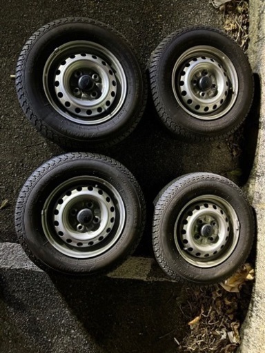 ダイハツ　ハイゼットジャンボ　軽トラタイヤ