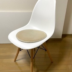 【美品】椅子 ホワイトの画像