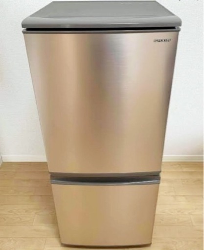 (送料無料) 2021年 極美品 冷蔵庫 シャンパンゴールド 1年半使用 SHARP 霜取り不要 ①
