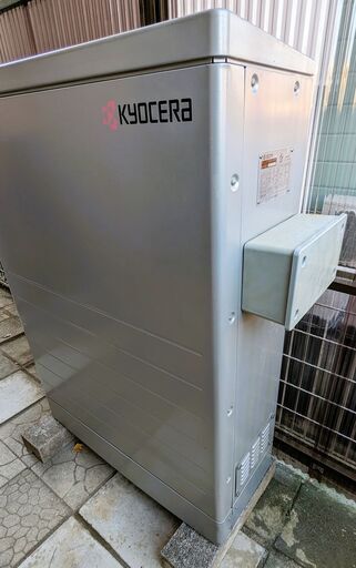 京セラ蓄電池7.2ｋｗ（ＥＧＳ－ＬＭ７２Ｂ）本体とリモコン。取説、工事説明書付き