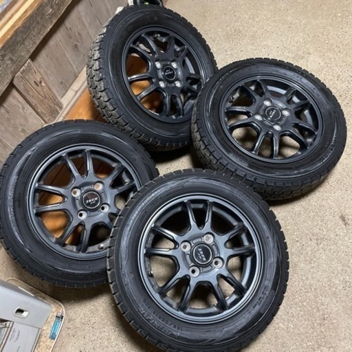 スタッドレスタイヤ