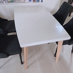 おしゃれなダイニングテーブル