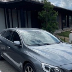 ボルボ v60 2018年式　低走行距離　美車　ディーゼル　車検長いの画像