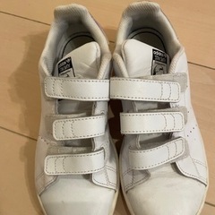 子供靴　スニーカー　スタンスミス  アディダス　vansの画像