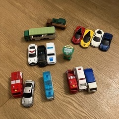 トミカ　16台　まとめ売り